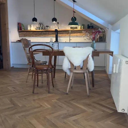Turmwohnung Ueber *
